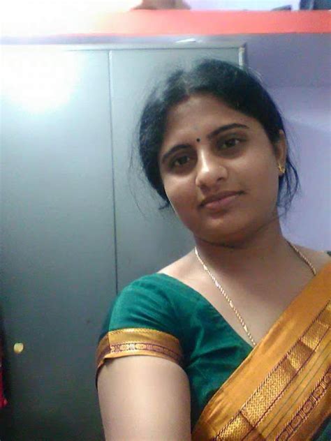 Madurai hardcore bf enjoy fucking aunty in red saree